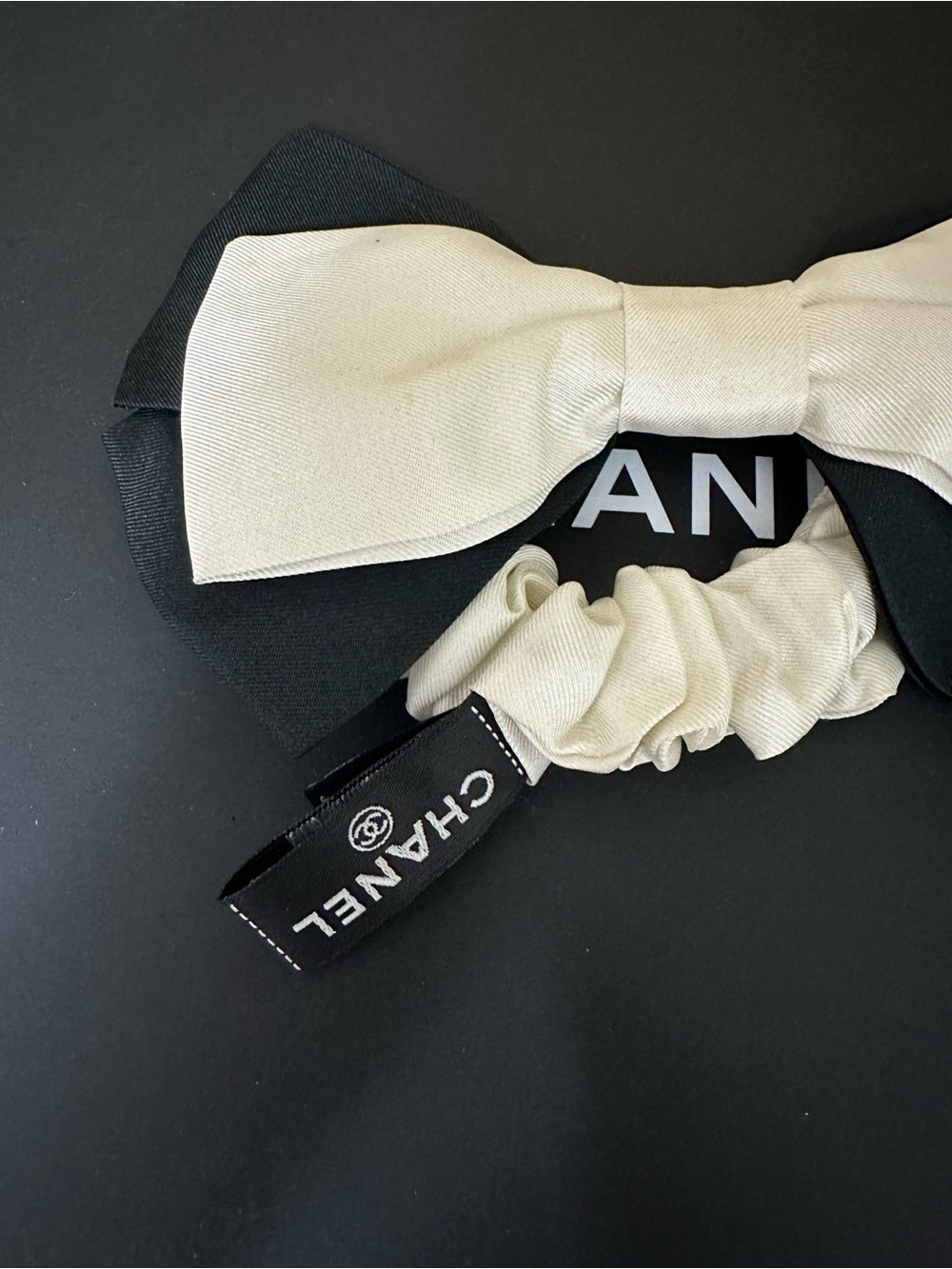 CHANEL Black & Ivory Two-Tone Bow Scrunchie - Picture 2 of 16